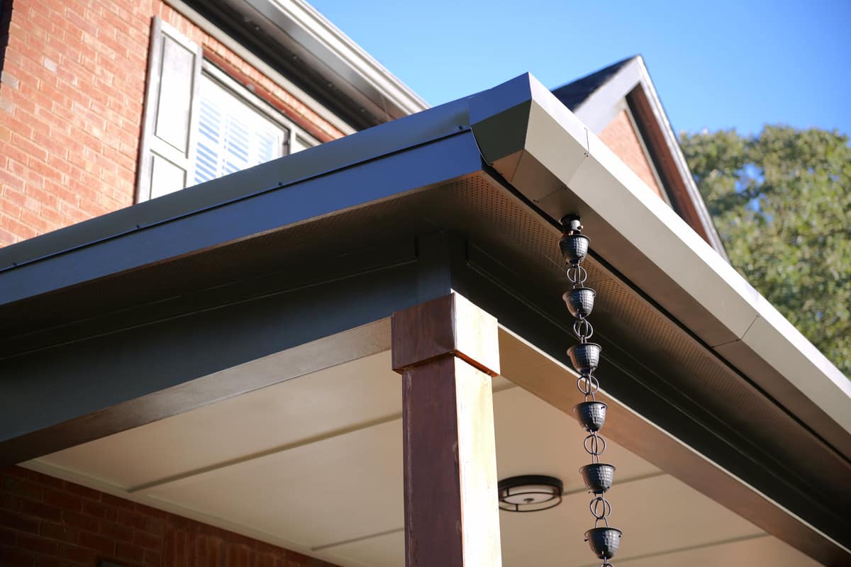 Seamless gutter installation detail